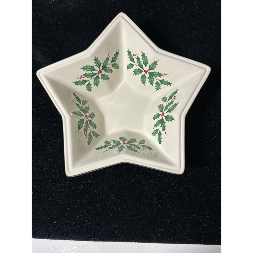 Lenox China Gold Trim  HOLIDAY 8" Star Serving Bowl  New with Label And Box
